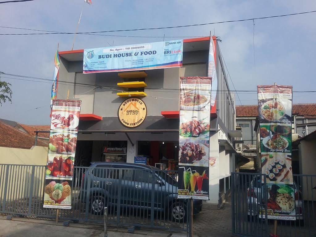 Budi House & Food Station Bandung Exterior photo